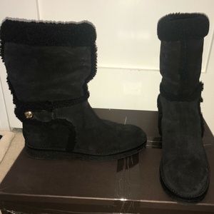 Louis Vuitton Black Ankle Boots with Shearling Trim